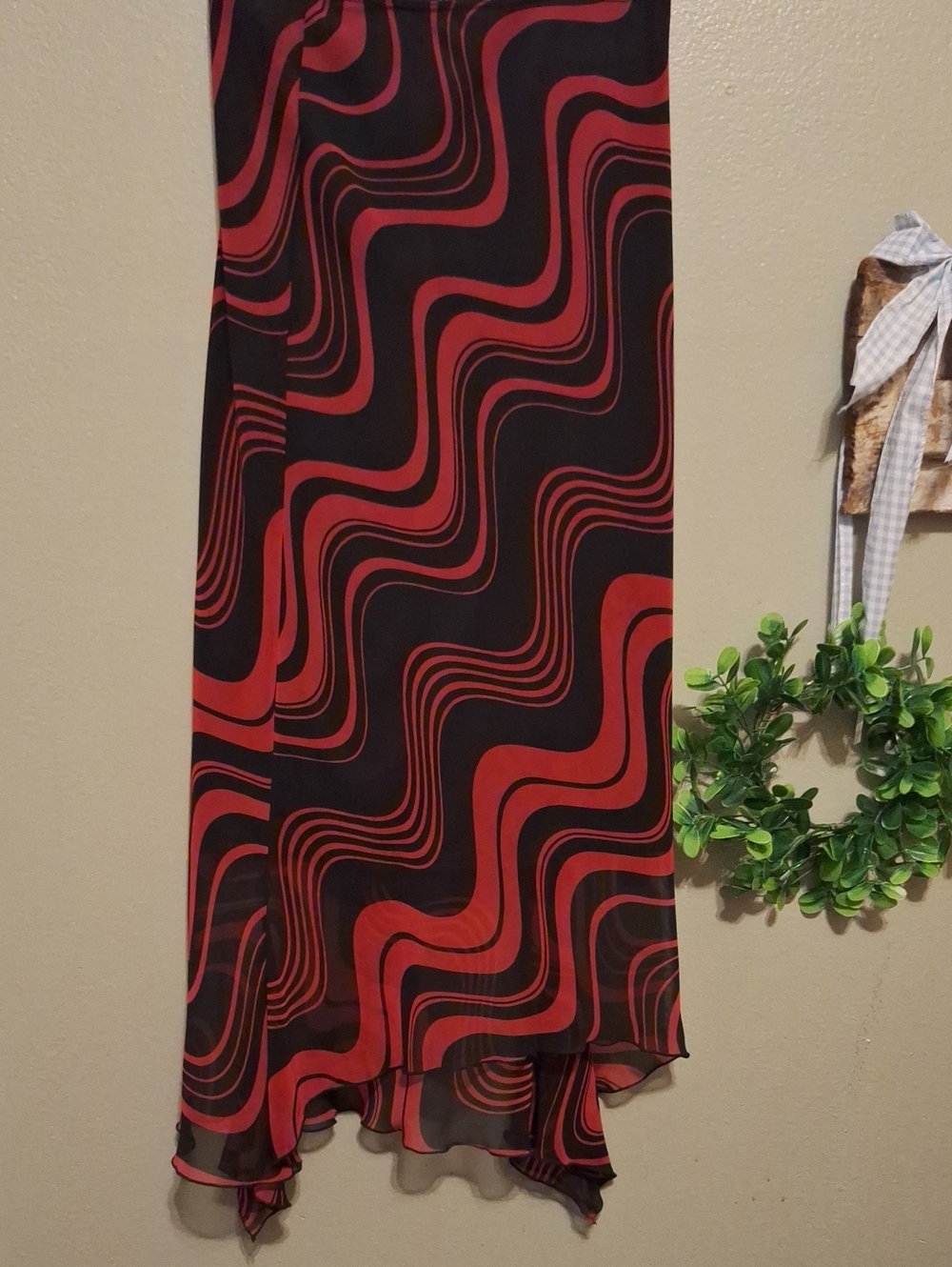 ILa Belle Black and Red Graphic Maxi Skirt No Pulls No Runs